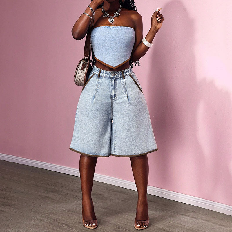 Loose-fitting, pleated denim capri pants