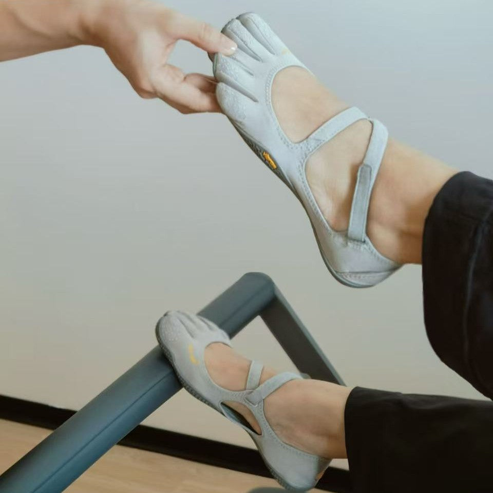 Five-finger anti-slip yoga fitness split-toe shoes