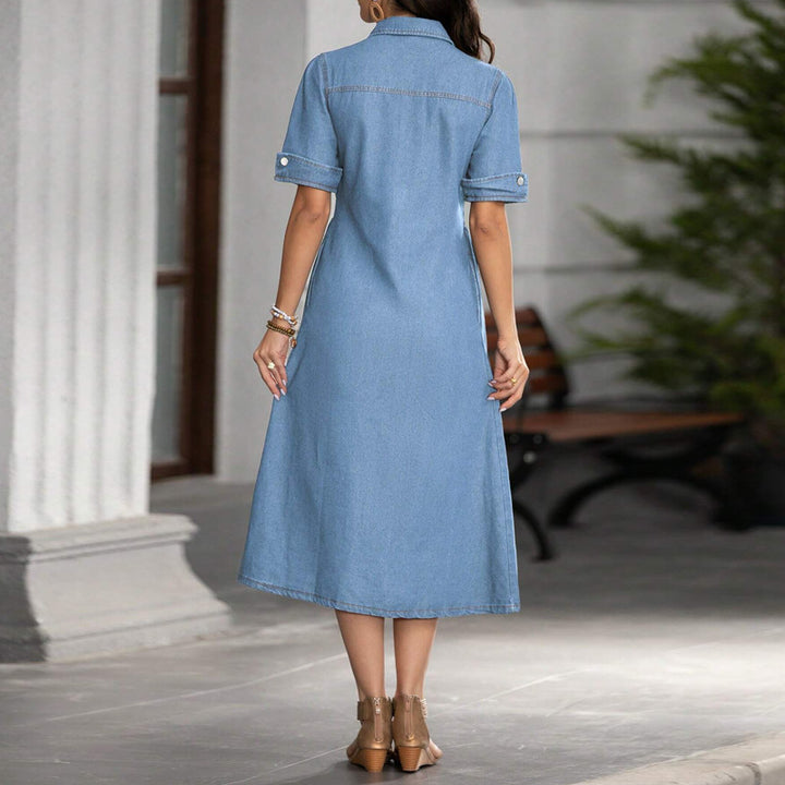 Collared short-sleeved fitted denim dress