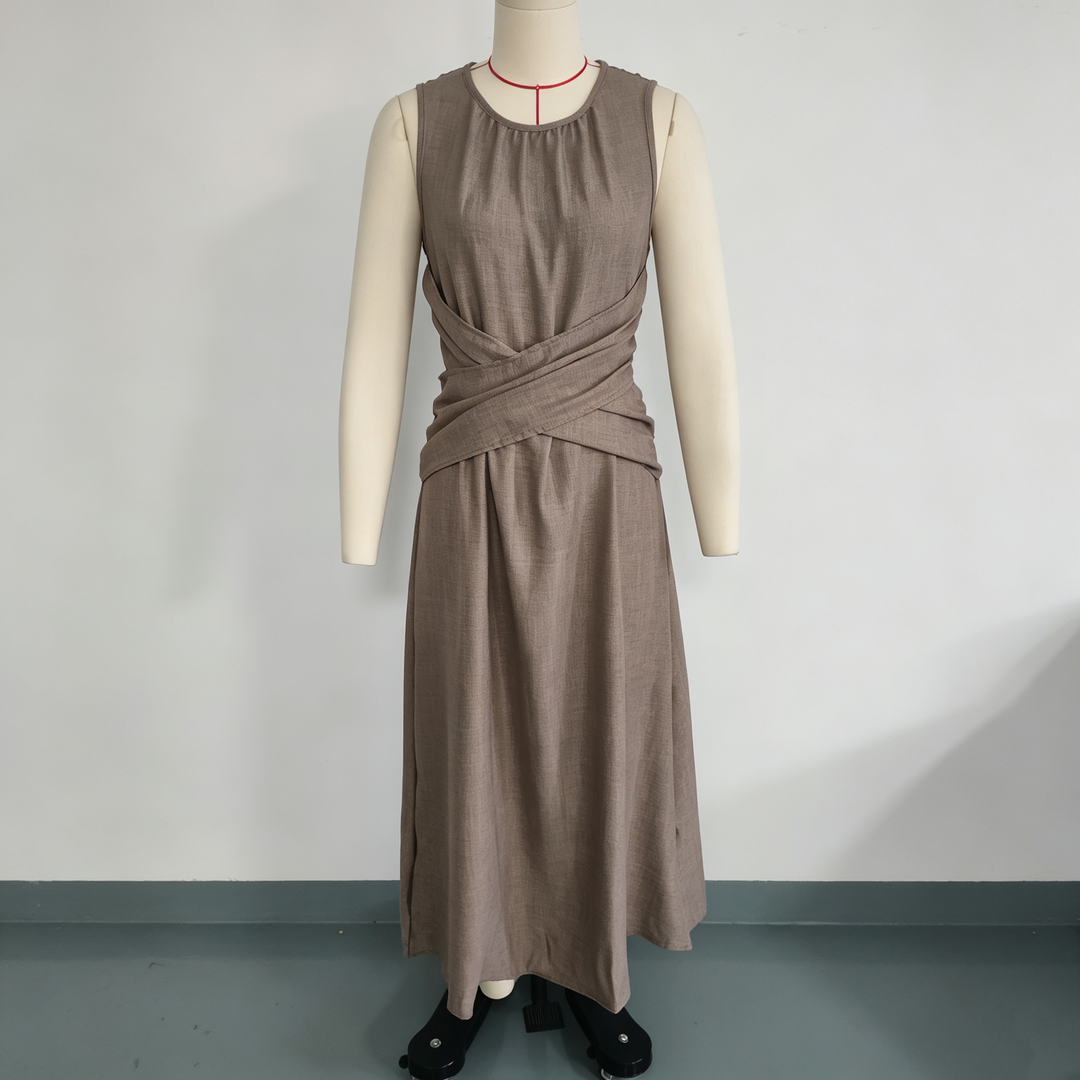 Elegant round neck flowing summer maxi dress