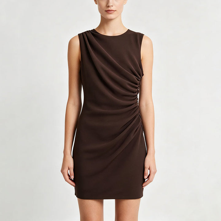 Round-neck sleeveless pleated dress