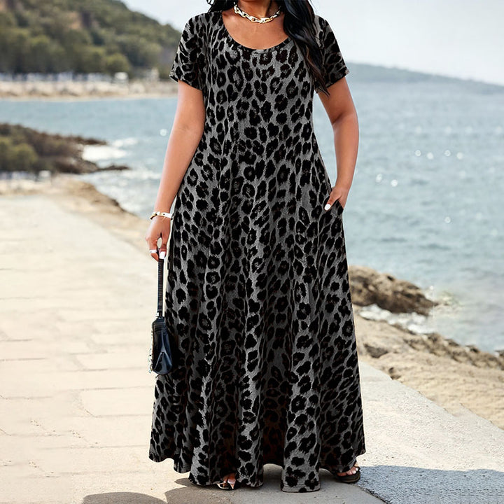 Plus-size leopard print round-neck dress