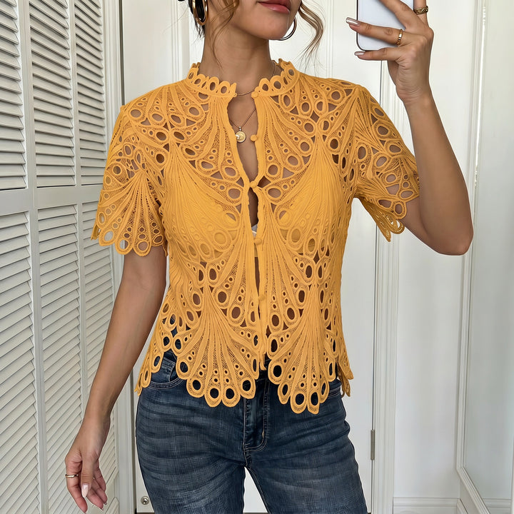 Hollowed-out lace fan-shaped hem top